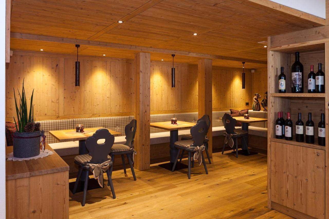 Hotel Belaval Selva di Val Gardena Exteriör bild