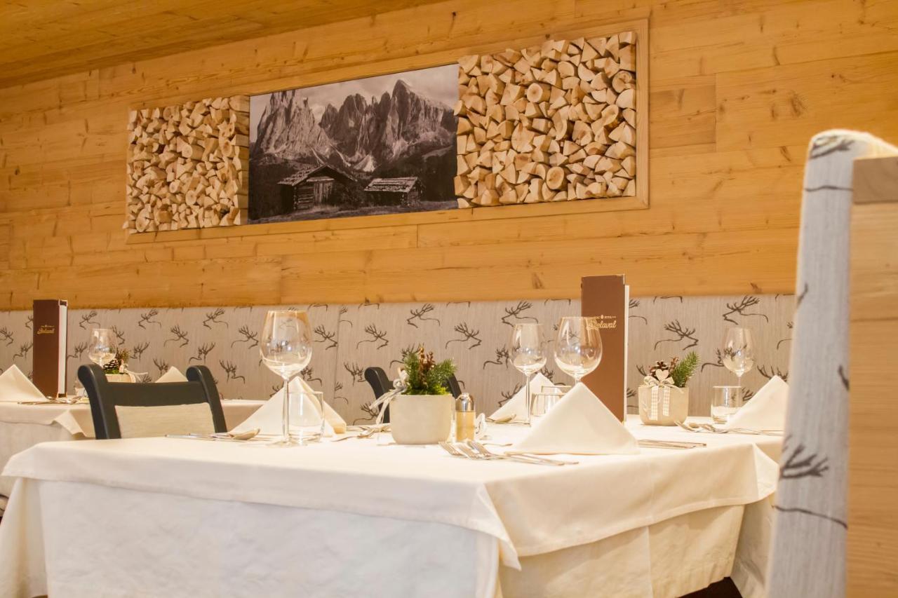 Hotel Belaval Selva di Val Gardena Exteriör bild