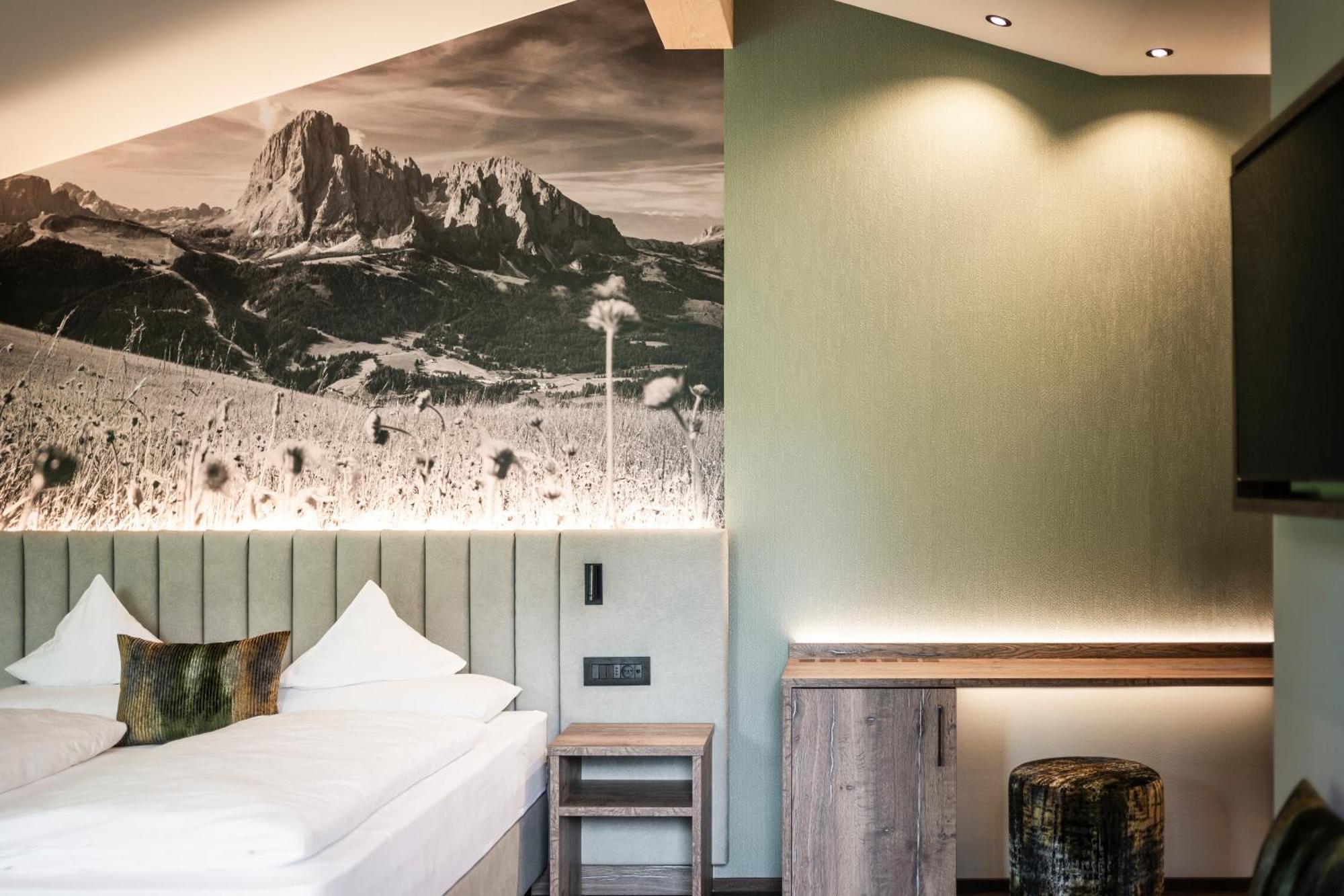 Hotel Belaval Selva di Val Gardena Exteriör bild