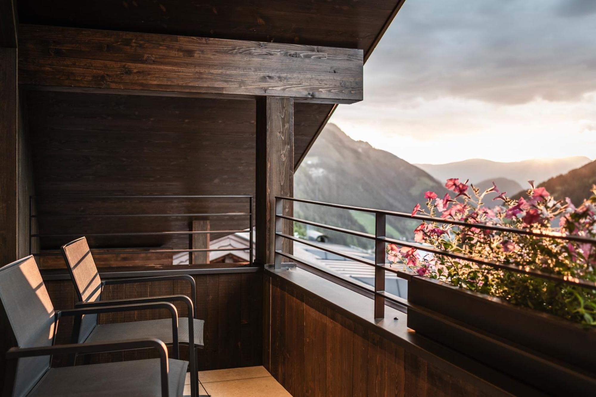 Hotel Belaval Selva di Val Gardena Exteriör bild