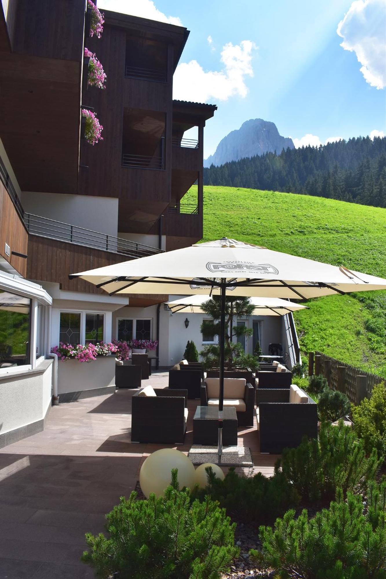 Hotel Belaval Selva di Val Gardena Exteriör bild